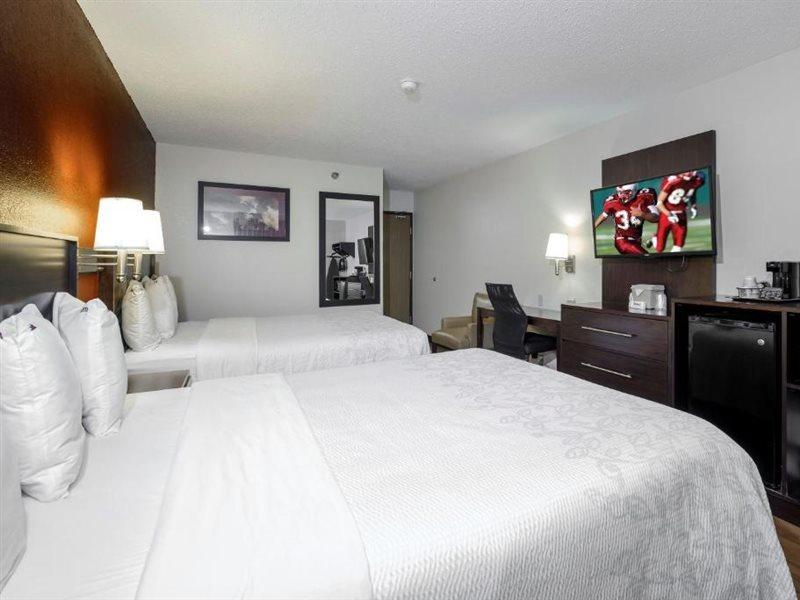 Red Roof Inn Plus+ & Suites Malone Exterior foto