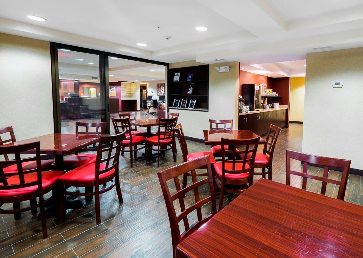 Red Roof Inn Plus+ & Suites Malone Exterior foto