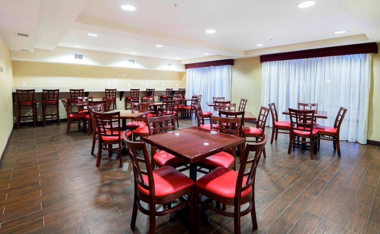 Red Roof Inn Plus+ & Suites Malone Exterior foto