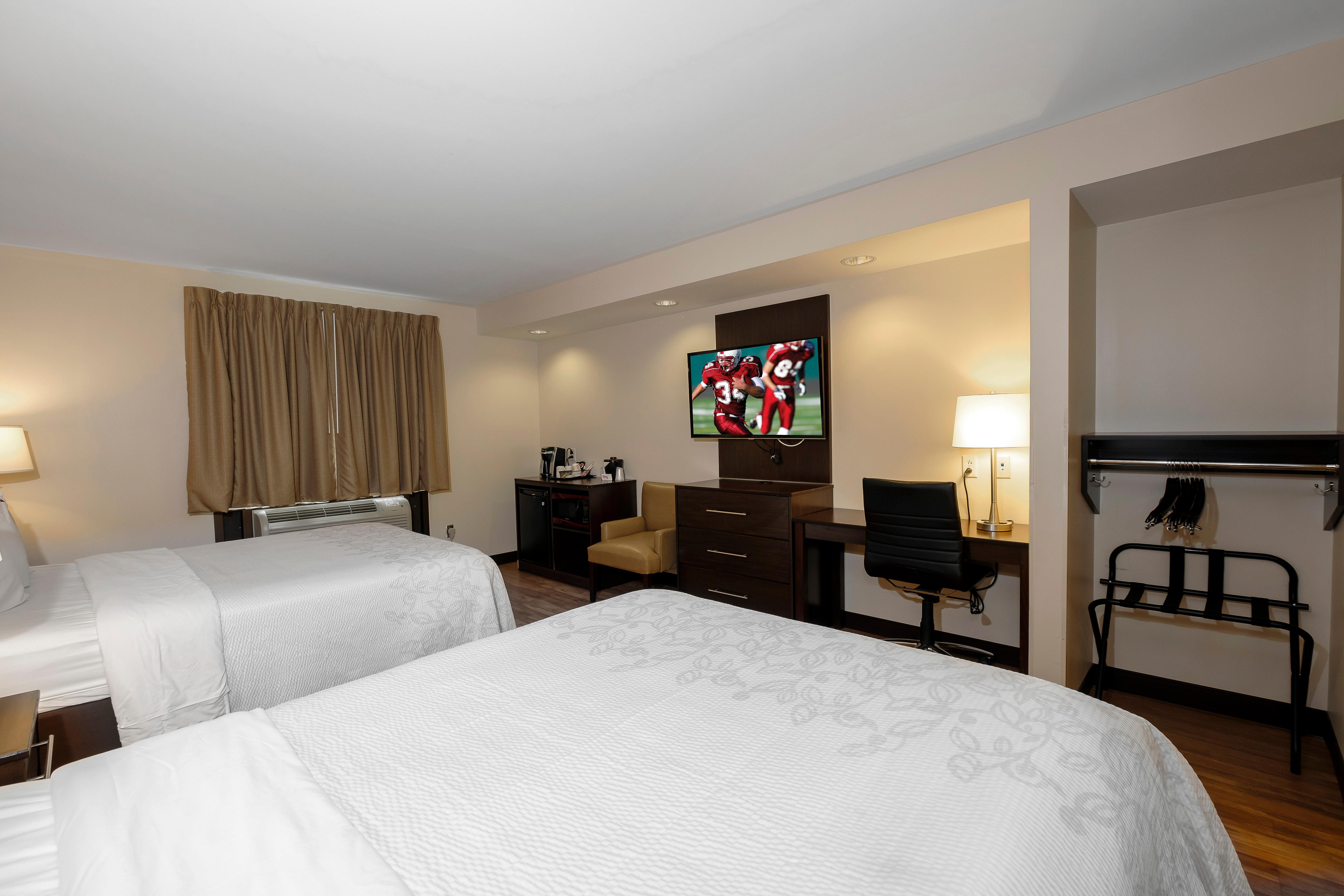 Red Roof Inn Plus+ & Suites Malone Exterior foto