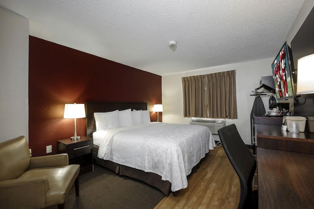 Red Roof Inn Plus+ & Suites Malone Exterior foto